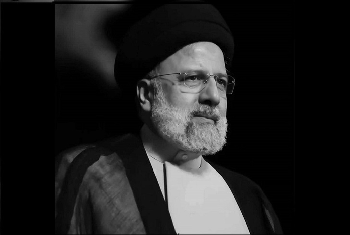 چهره بُهت‌زده و غمگین محافظ رئیس‌جمهور در مشهد +عکس