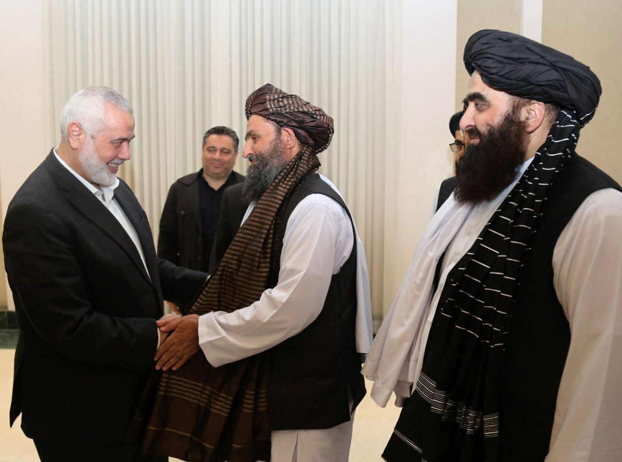 تصویر/ دیدار هیات طالبان با اسماعیل هنیهدر حاشیه مراسم تشییع شهید رئیسی