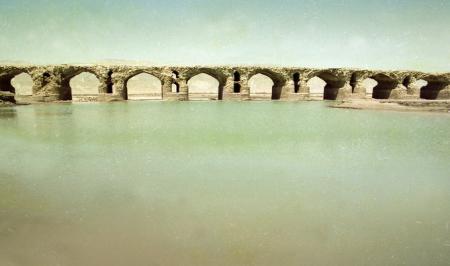 پلی در روستای لاتیدان بندرخمیر که قبل از سیل زیر خاک مدفون بود=عکس