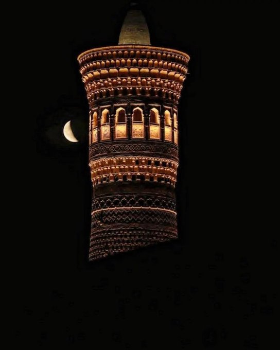 مناره کلان در شب‌های زیبای بخارا + عکس
