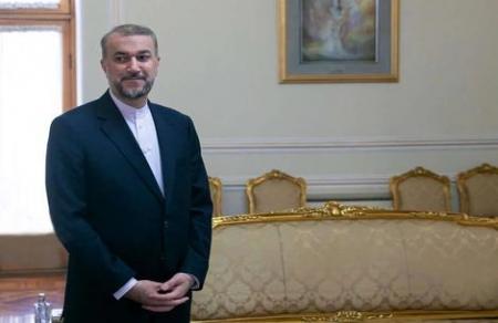 دستخط وزیرامور خارجه شهید در باشگاه تحریمی ها+عکس