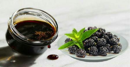 خواص شیره توت از منظر طب سنتی ایران