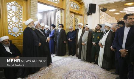 میزبانی سردار قاآنی از مهمانان مراسم ترحیم مادر سید حسن نصرالله+عکس