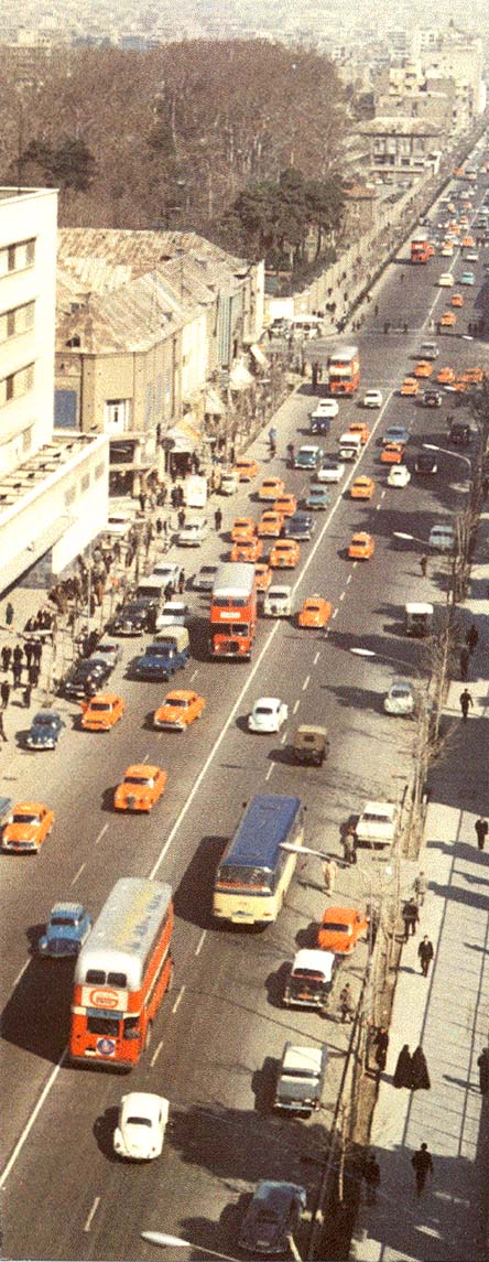قاب جالبی از خیابان فردوسی در دهه ۴۰ خورشیدی