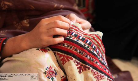 تصویر دیدنی از سوزندوزی سیستان و بلوچستان 