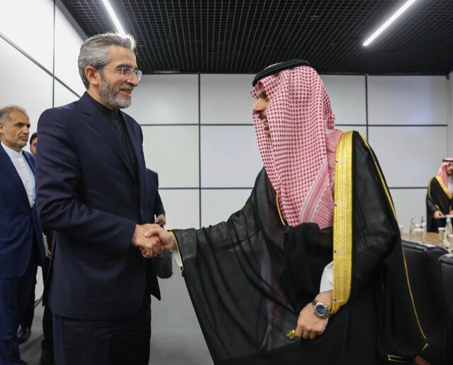 دیدار علی باقری با وزیر خارجه عربستان در حاشیه نشست بریکس + عکس