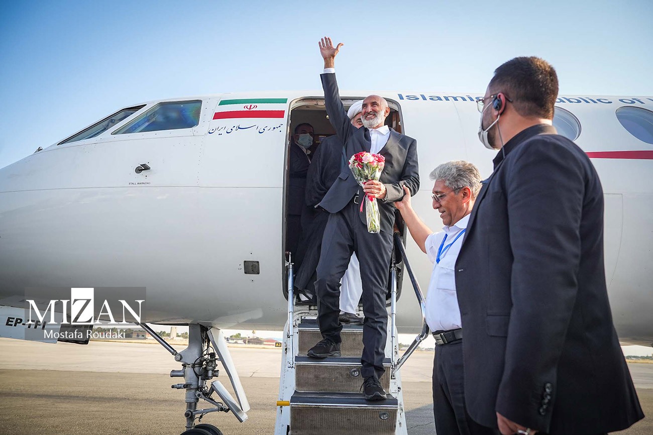 استقبال از «حمید نوری» در فرودگاه مهرآباد + عکس