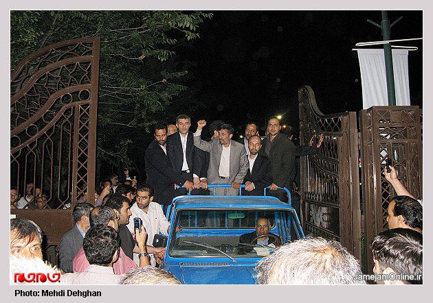 تصویر خاص از محمود احمدی نژاد پس از مناظره‌ها که پربازدید شد