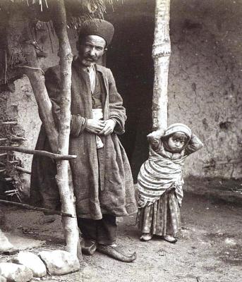 تصویری از یک پدر و دختر در دوران قاجار+عکس