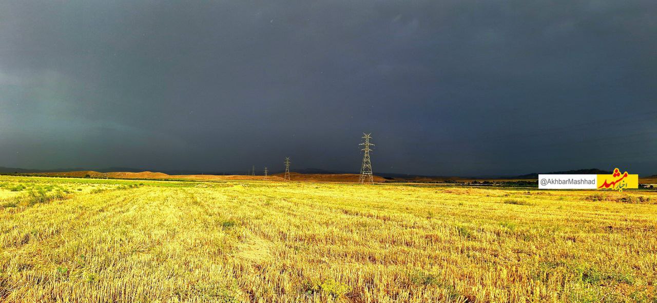 تصویری جالب از همزمانی نور و تاریکی آسمان درگز + عکس