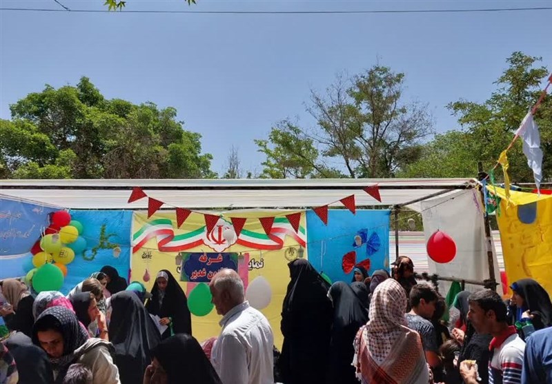  پذیرایی جالب از مهمانان غدیر با ساندویچ و آب‌‌دوغ‌‌خیار +عکس