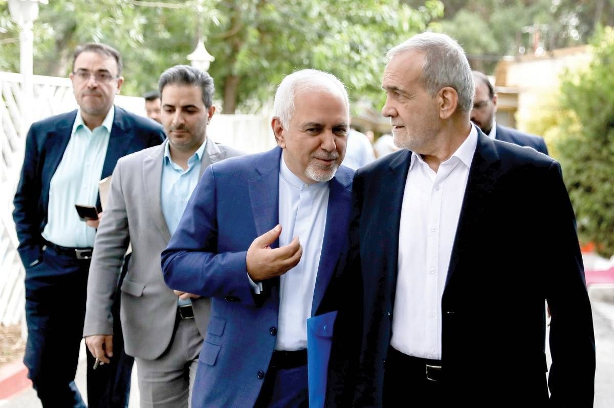  استایل کاملا متفاوت ظریف در همایش انتخاباتی رشت+عکس