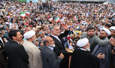 زاکانی در میان هوادارانش در میدان امام حسین (ع) تهران +عکس