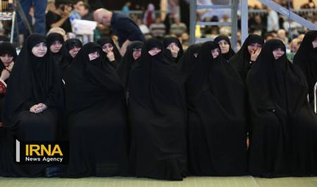چهره غمزده دختران شهید رئیسی در مراسم یادبود پدرشان 