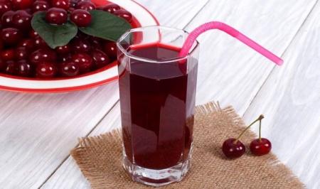 خواص آب آلبالو برای سلامتی افراد از کنترل قند خون تا بهبود عملکرد  قلب