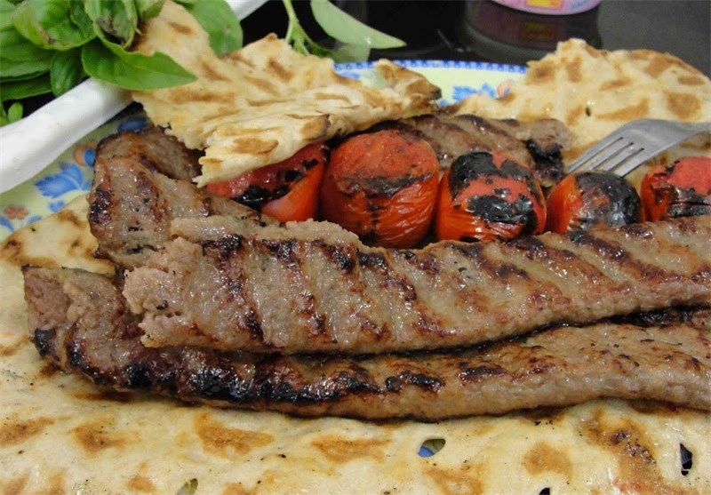 کباب خوب‌پخت چه رنگی دارد؟ 