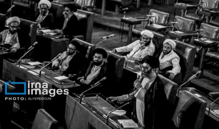  تصاویری از جلسه افتتاح مجلس خبرگان رهبری  در سال ۱۳۶۲+عکس
