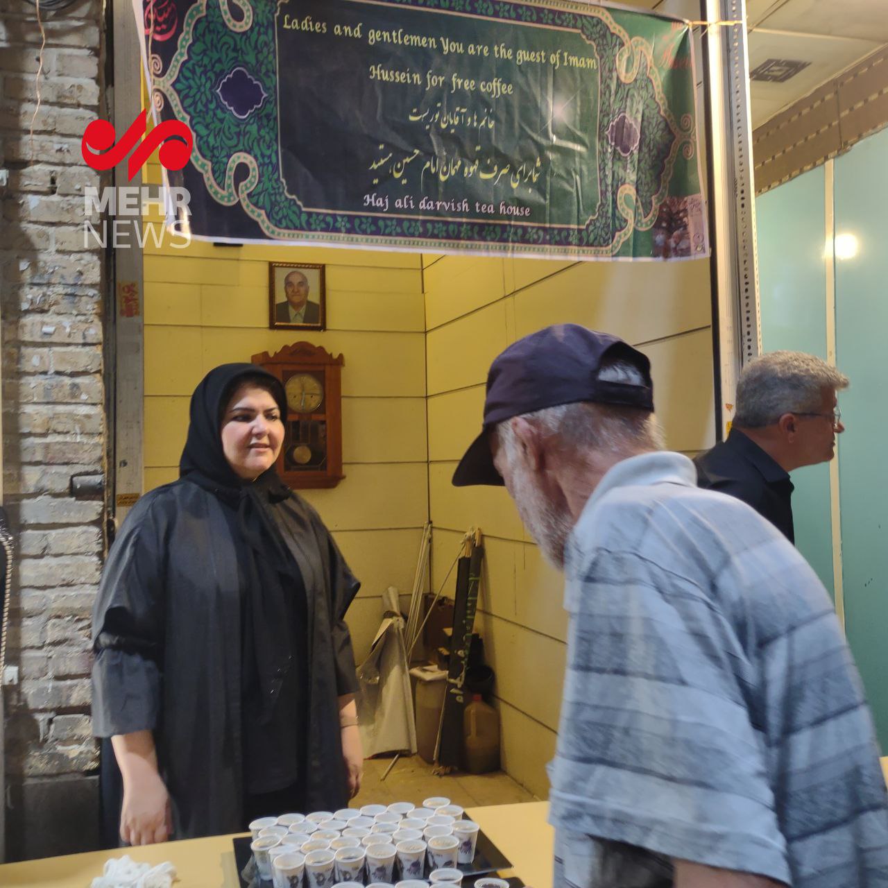 اسپرسو نذری در کوچکترین قهوه‌خانه دنیا + عکس