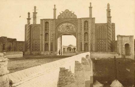 تصویر قدیمی از دروازه و خندق