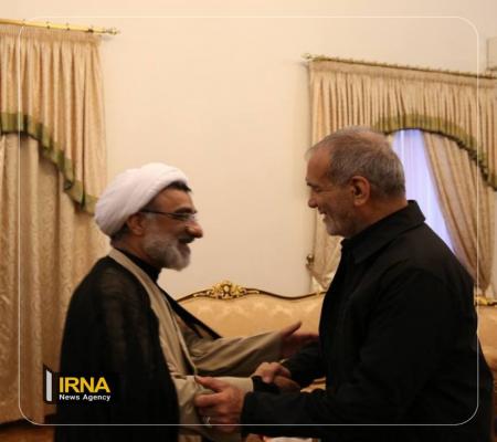 دیدار صمیمانه دبیر شورای عالی انقلاب فرهنگی با پزشکیان+عکس