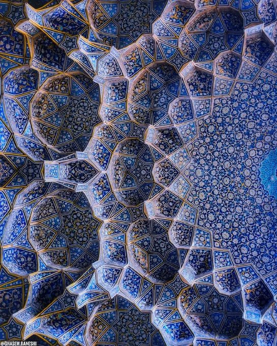 نمونه‌ای بی نظیر از هنر ایرانی در مدرسه‌ چهارباغ اصفهان