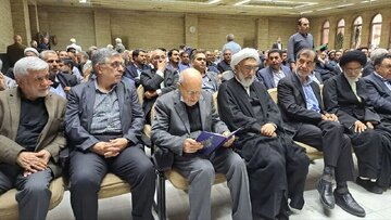 تصویری تازه از دختر سردار سلیمانی در یک مراسم ختم 