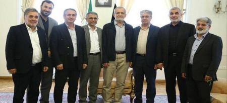 عکسی از دیدار امروز نمایندگان مردم اردبیل با پزشکیان +عکس