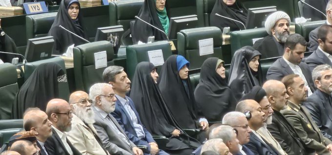 حضور زهرا پزشکیان، همسر و دختر قالیباف و زینب سلیمانی در مراسم تحلیف 