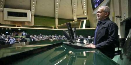 عکس پُربازدید از ژست خاص پزشکیان بعد از تحلیف 
