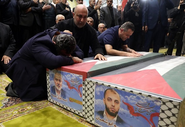 گریه‌ها و وداع تلخ پسران اسماعیل هنیه با پدر+ تصاویر