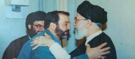  تصویری از شهید سید فؤاد شکر در آغوش رهبر انقلاب 