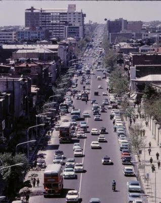 تصویر قدیمی از خیابان‌های کم ترافیک تهران 
