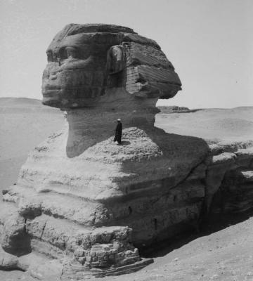 مجسمه ابوالهول که نگهبان ۴۵۰۰ ساله اهرام مصر است