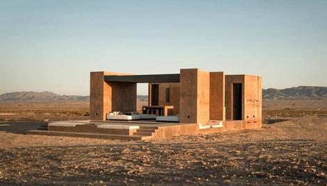 هتلی منحصر به فرد در وسط بیابان؛ معماری باستانی «اردن» در صحراهای کالیفرنیا+ تصاویری