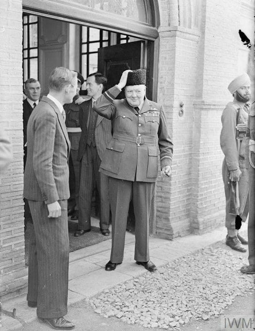 چرچیل در کنفرانس تهران با کلاه نمدی+عکس