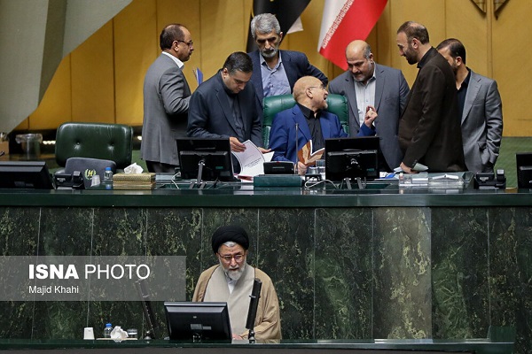 لابی سنگین با قالیباف، هنگام نطق وزیر پیشنهادی اطلاعات+ تصاویر