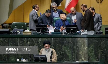  لابی سنگین با قالیباف، هنگام نطق وزیر پیشنهادی اطلاعات+ تصاویر