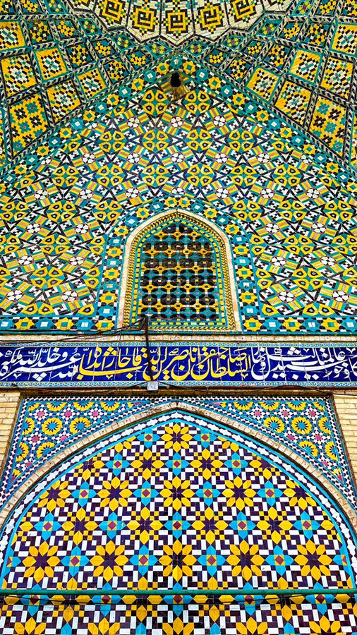 تصویر دیدنی از امامزاده زید در بازار تهران