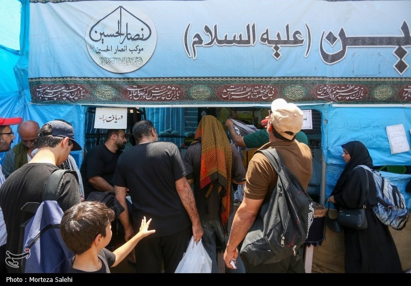 موکب شست و شوی رایگان لباس زائرین اربعین حسینی + عکس