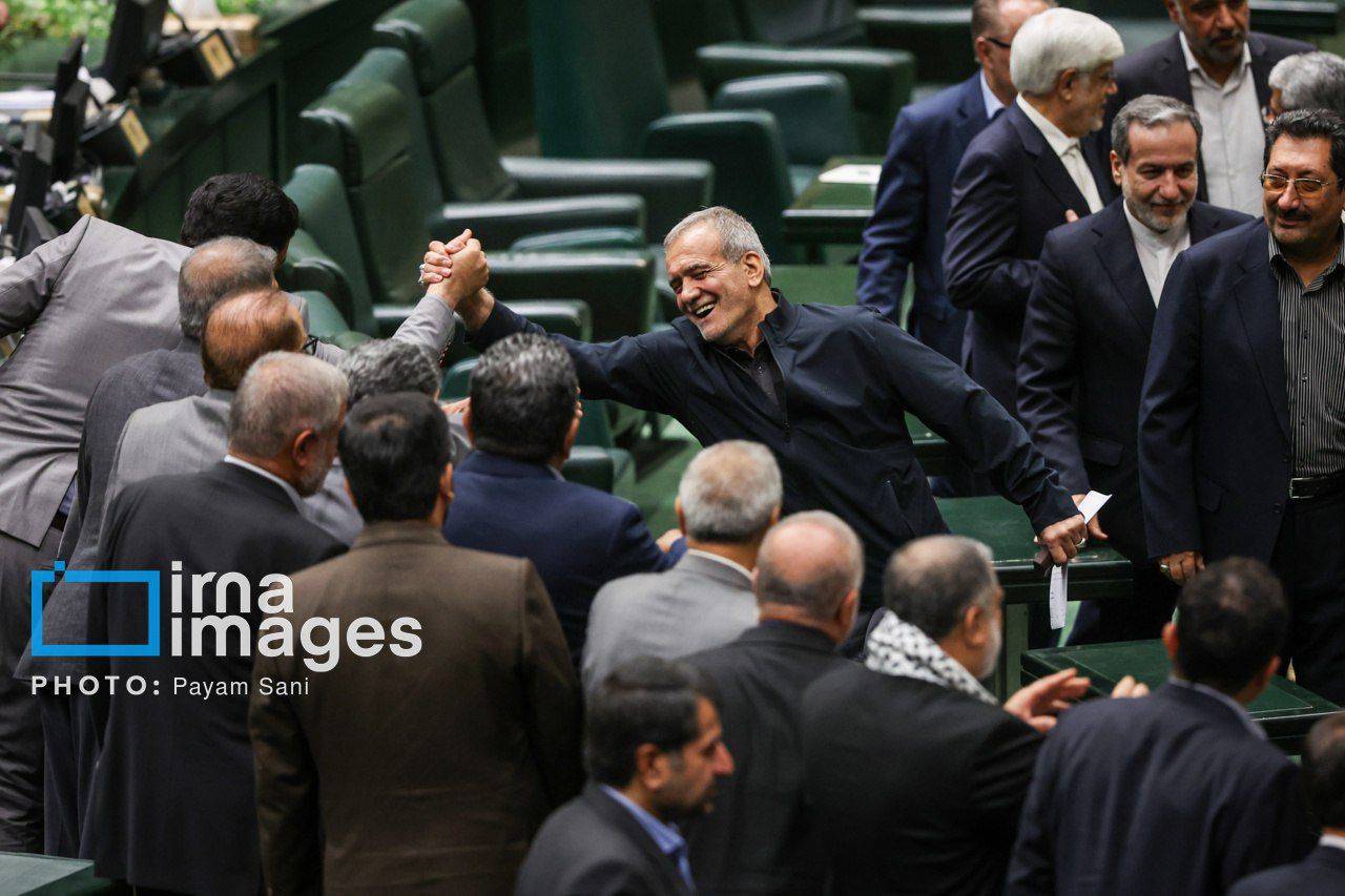 پزشکیان سر از پا نشناخت