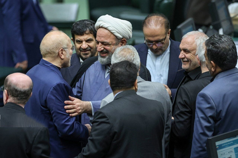حمله سنگین رسایی به قالیباف با انتشار این عکس