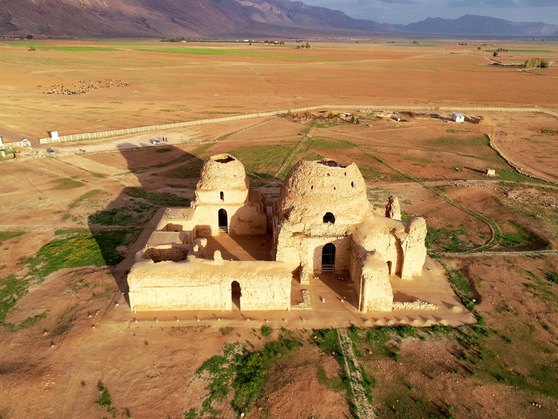 تصویر هوایی بی‌نظیر از کاخ سروستان در استان فارس