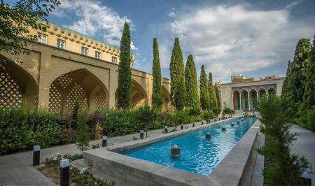 تصویری ناب از آرامگاه باصفای صائب