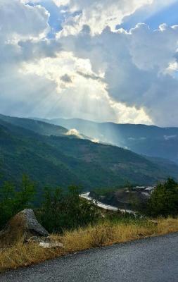 آسمان زیبای روستای رضی پس از بارش شدید باران