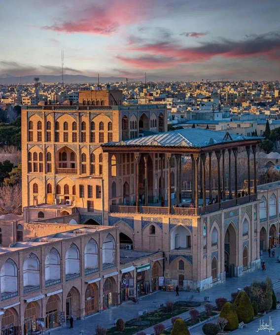 در ستایش عالی‌قاپو زیبا