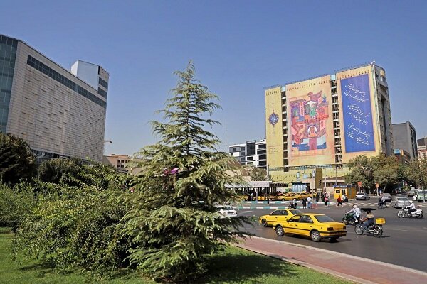 دیوارنگاره جدید در میدان ونک چشم‌نواز شد 