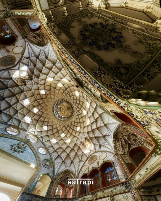 سقف خانه تاریخی بروجردی‌ها این چنین جلوه گری می‌کند+عکس