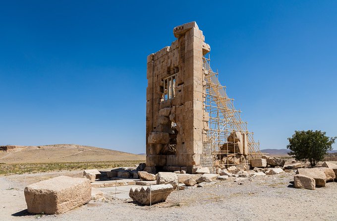 زندان سلیمان در پاسارگاد که پدر کوروش کبیر در آن دفن شده است+عکس