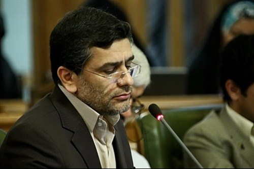 معاون درمان وزیر بهداشت استعفا دهد