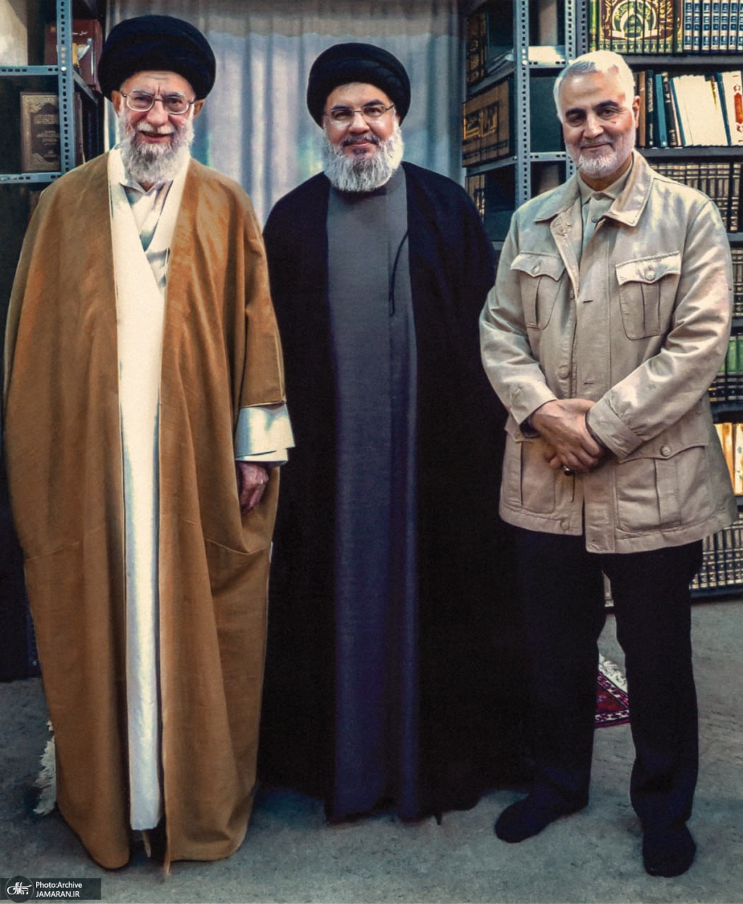  تصویری از سردار شهید سلیمانی و شهید نصرالله در کنار رهبری 